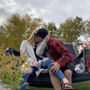 Meet your Posher, Darien